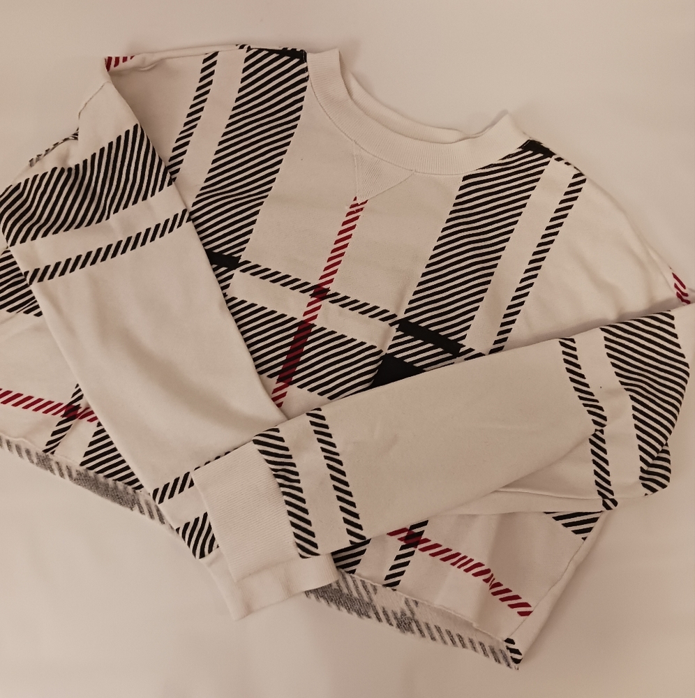 🌼 Cropped Plaid Sweatshirt